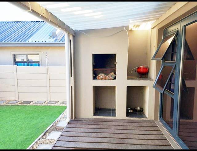2 BEDROOM HOUSE RENTED IN PINELANDS